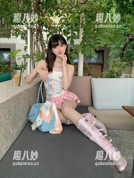 登录51吃瓜，黑料烦恼全消，瓜农称我为‘黑炮’！