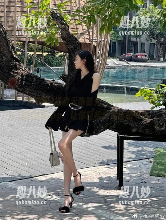拯救无聊时光，只需一键下载51爆料网app，让你轻松变成话题中心！