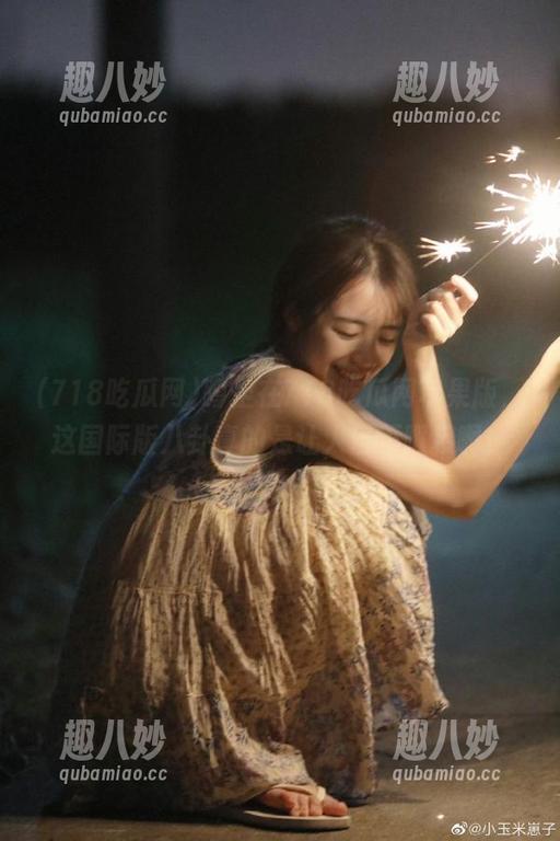 蹲坐在718吃瓜网苹果版，这国际版八卦真的是让人目不暇接啊！