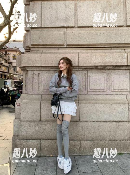 今日的娜娜让我不得不刷五一吃瓜网页，奇幻的世界等着我去探险！