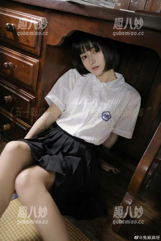 五一吃瓜 好想把今天五一吃瓜的娜娜“收藏”起来,放在心上。