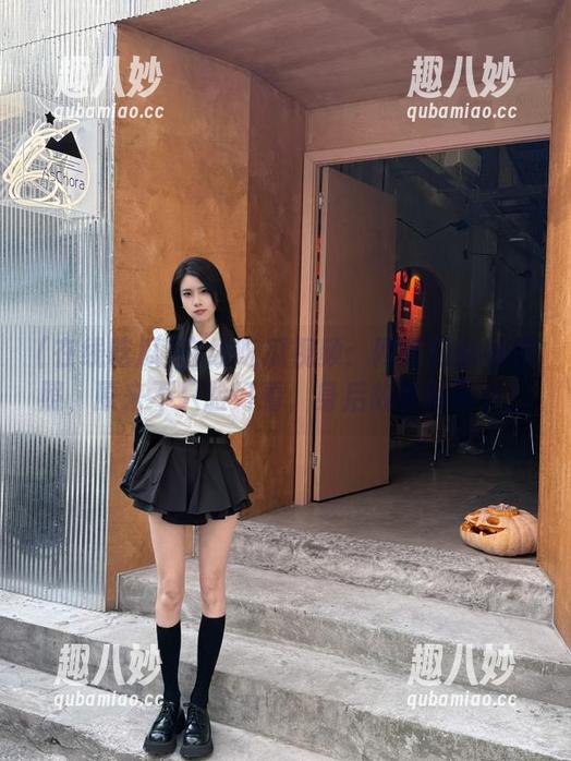 在线吃瓜视频：网红们的私房照，原来不只脸好看，身后故事也不少！