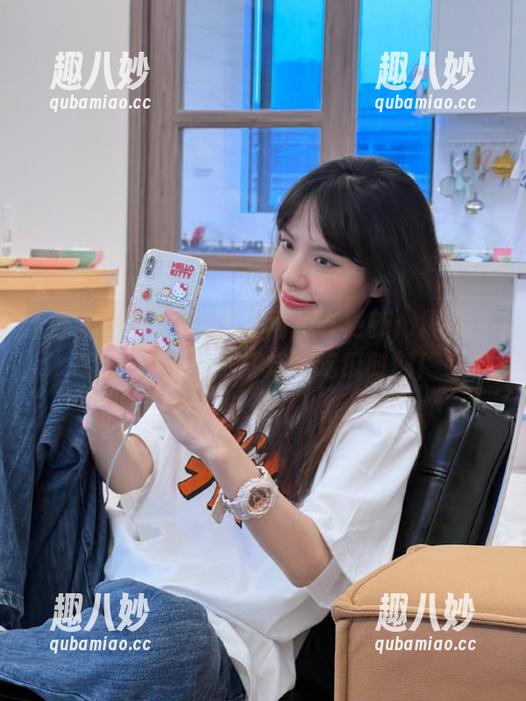 黑料老司机在更新：黑料一波接一波，不打烊的吃瓜时刻！